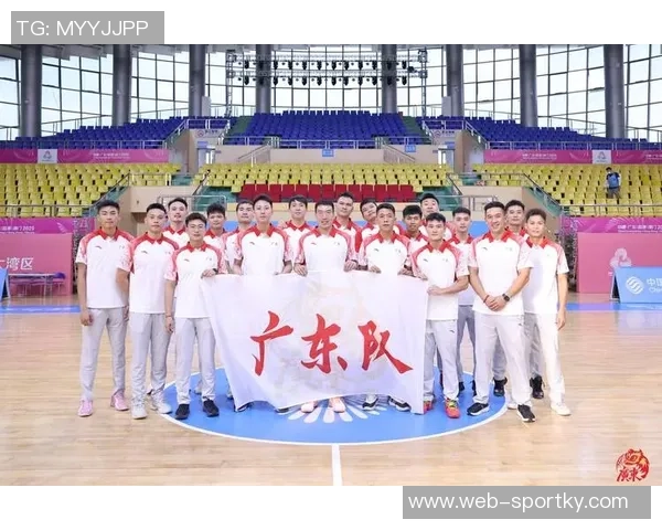 全运U22男篮半决赛广东队轻松战胜上海队李奕臻表现出色砍下18分5板2助